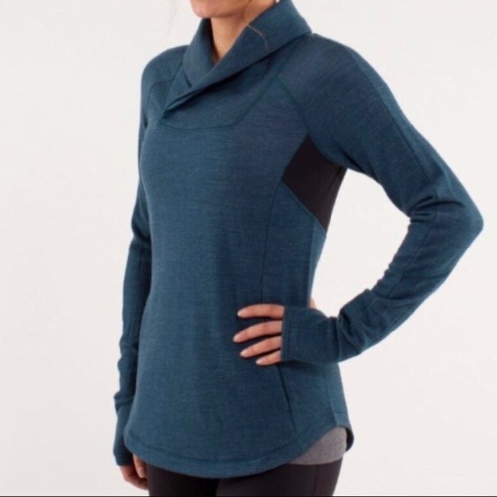 Lululemon pullover size 2